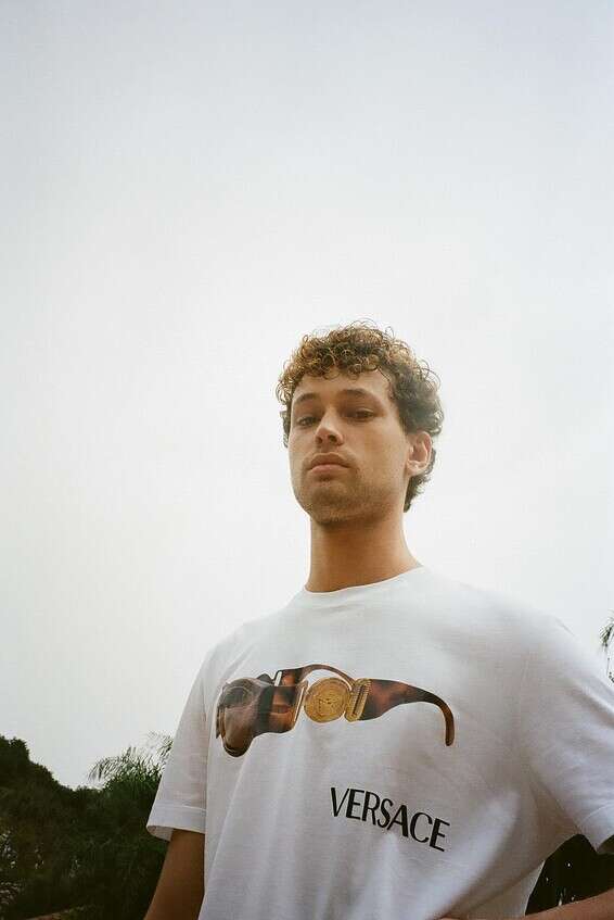 // צילום וקריאייטיב: סיימון אלמלם